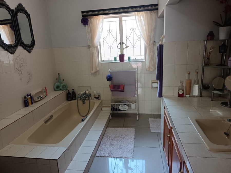 4 Bedroom Property for Sale in Royldene Northern Cape